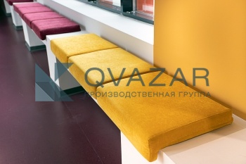 Сидение в коридорах